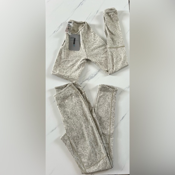 Gymshark washed khaki marl workout set NWT. Size XS Long sleeve top and leggings - Picture 10 of 10